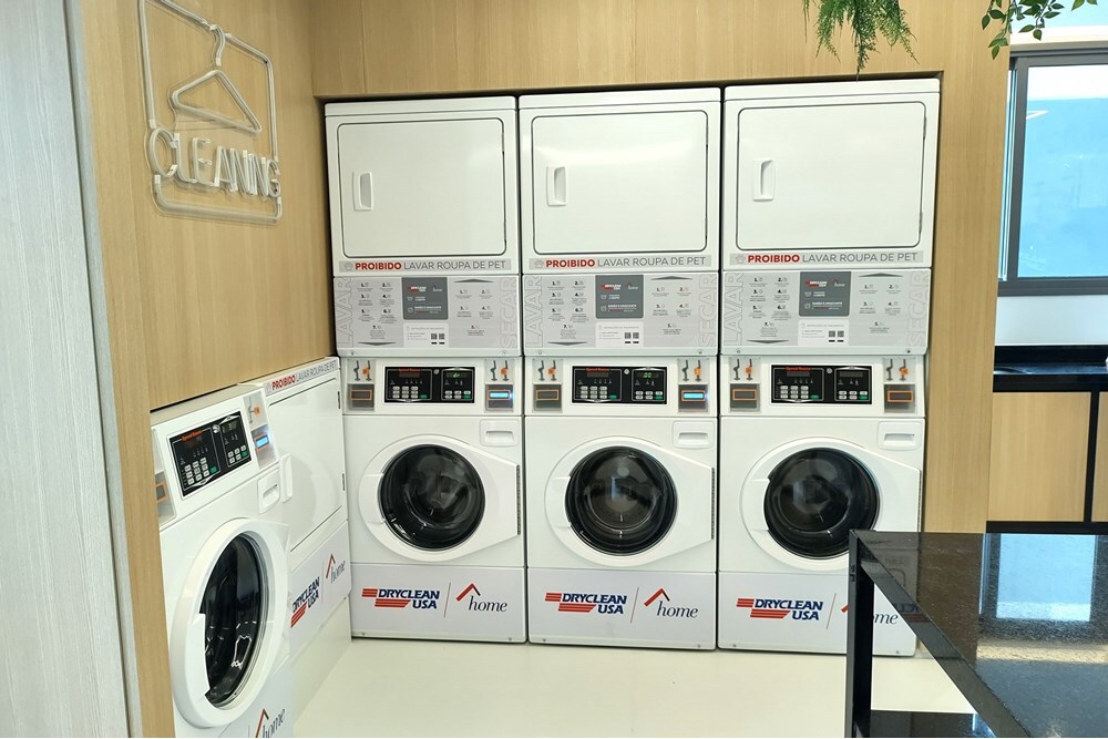 PAF 654 Apto 601241001-50 - REMAX Ville Exclusividades