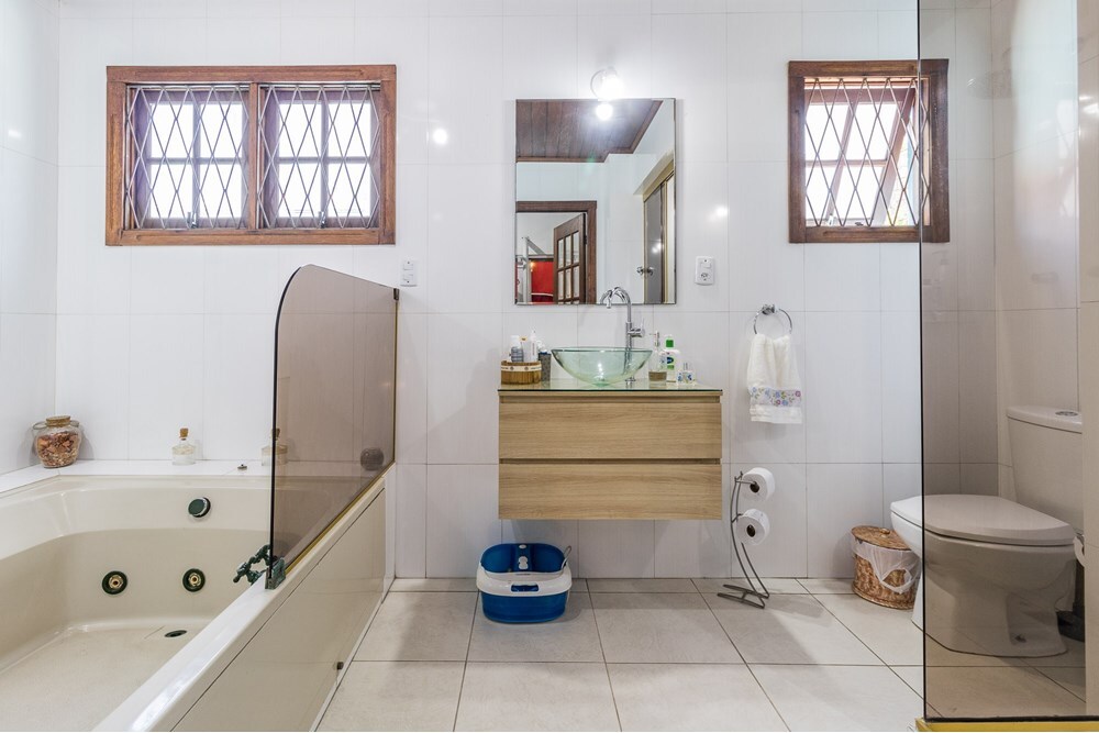 Residencial Multifamiliar de 4 quartos, 216m² no bairro Partenon, em Porto Alegre | Eu Corretor