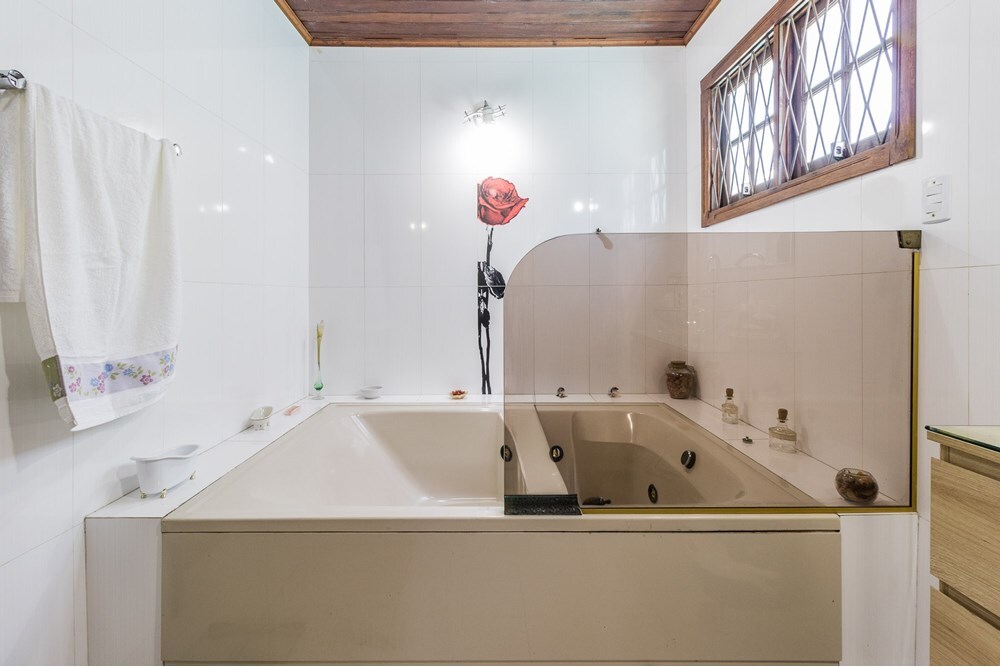 Residencial Multifamiliar de 4 quartos, 216m² no bairro Partenon, em Porto Alegre | Eu Corretor