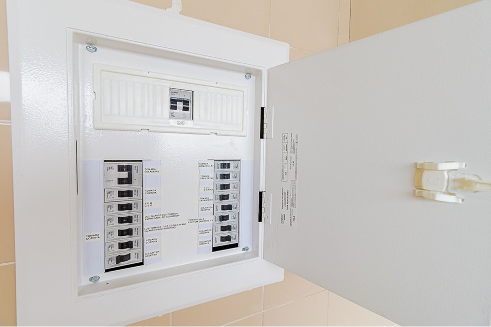 HDAL 915 Apto 601081007-81 - REMAX Lepex Exclusividades