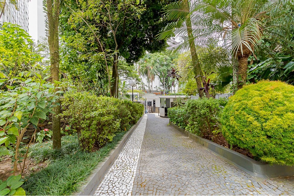 HDAL 915 Apto 601081007-81 - REMAX Lepex Exclusividades