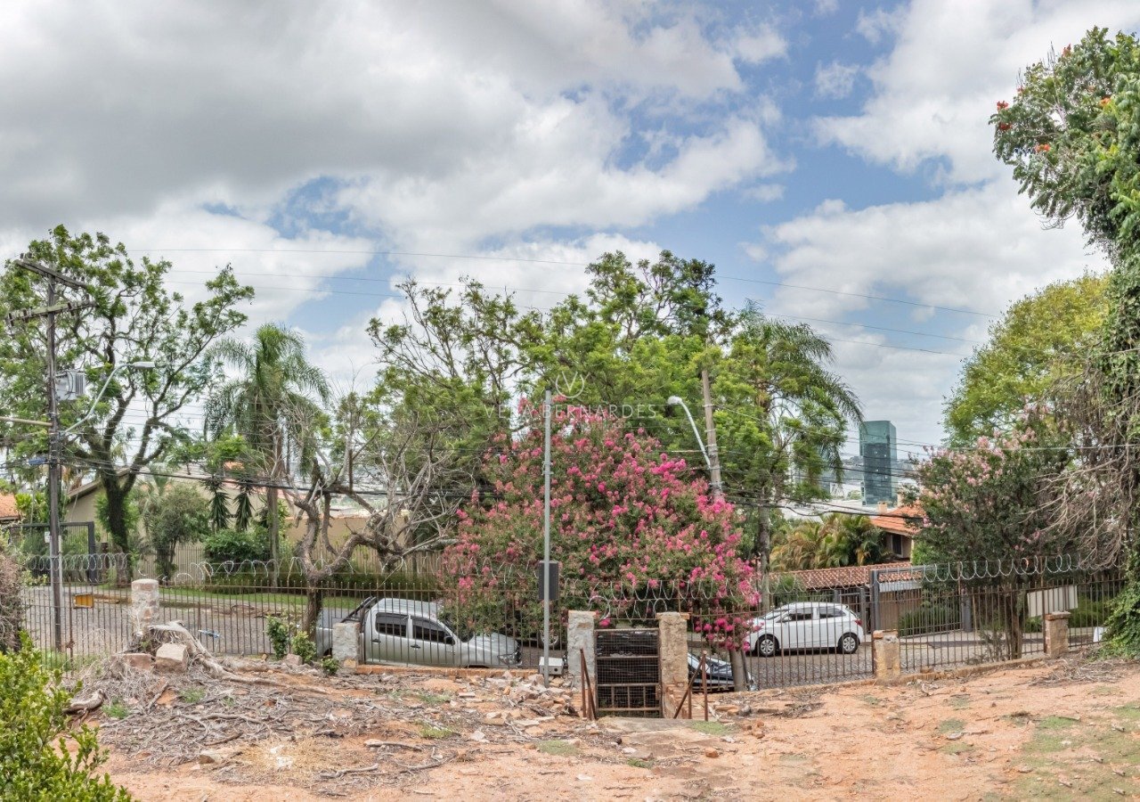 Residencial Multifamiliar de 1280m² no bairro Cristal, em Porto Alegre | Eu Corretor