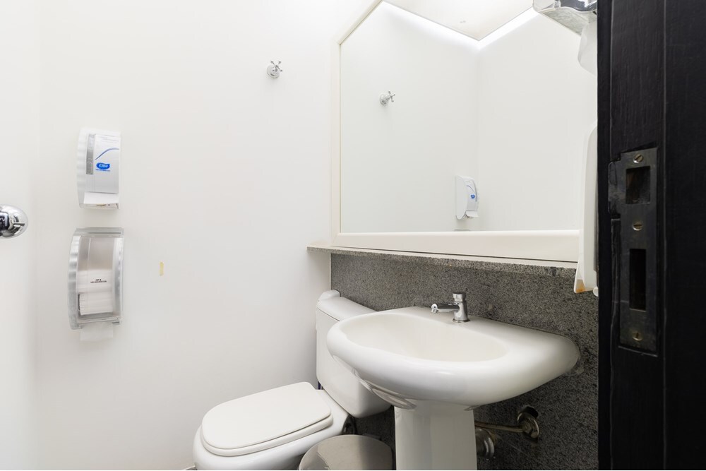 PADA 1857 Sala 601401028-23 - REMAX Paradisus Exclusividades