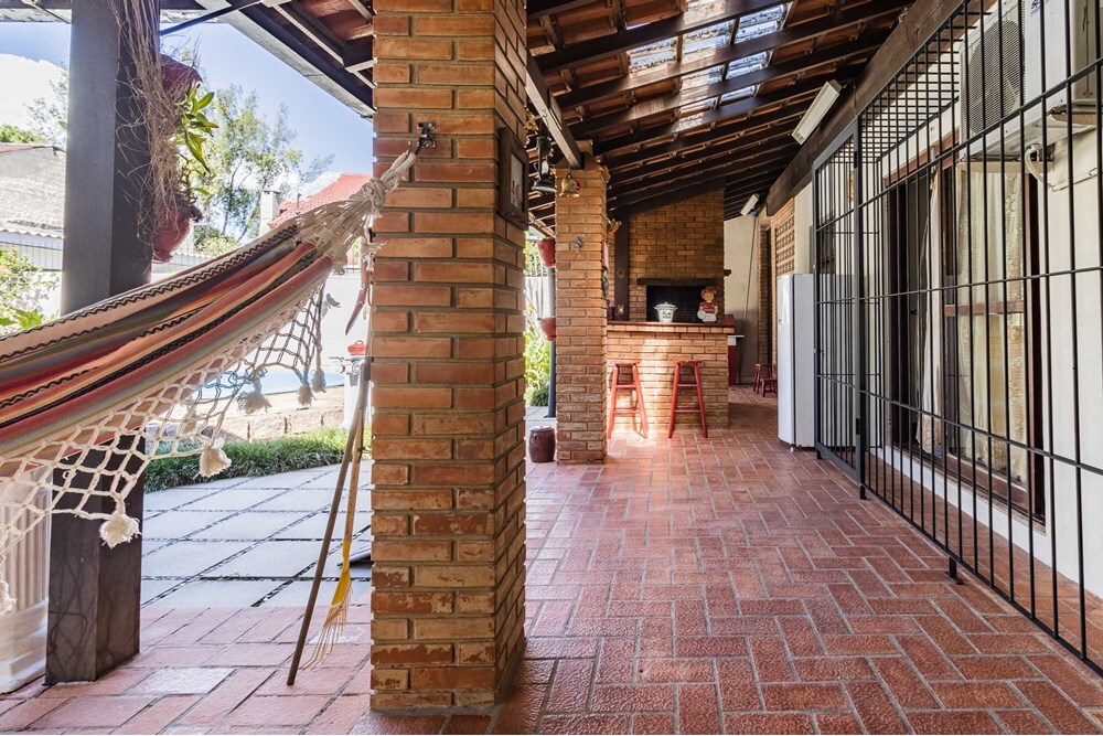 Residencial Multifamiliar de 3 quartos, 235m² no bairro Guarujá, em Porto Alegre | Eu Corretor