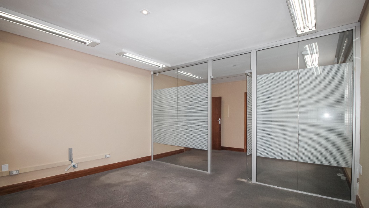 Comercial de 69m² no bairro São João, em Porto Alegre | Eu Corretor