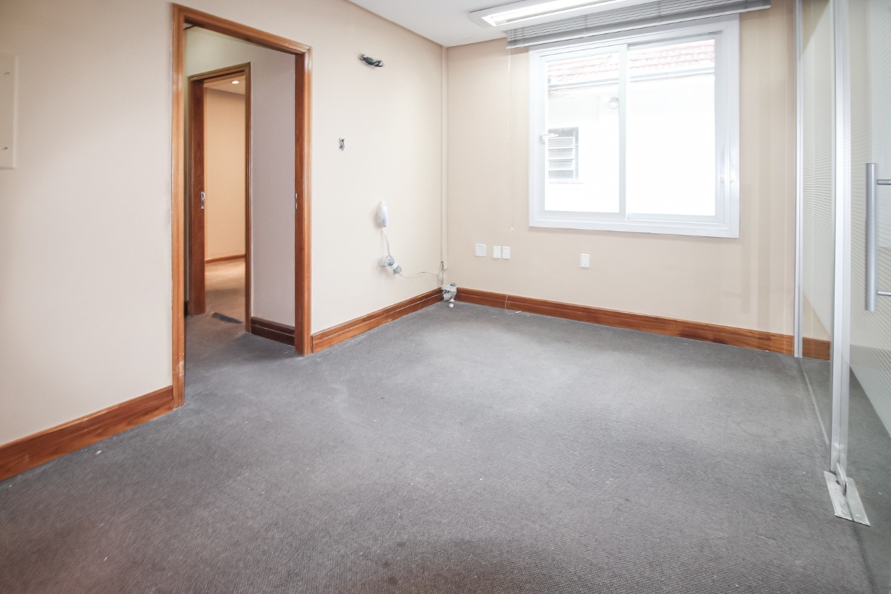 Comercial de 69m² no bairro São João, em Porto Alegre | Eu Corretor