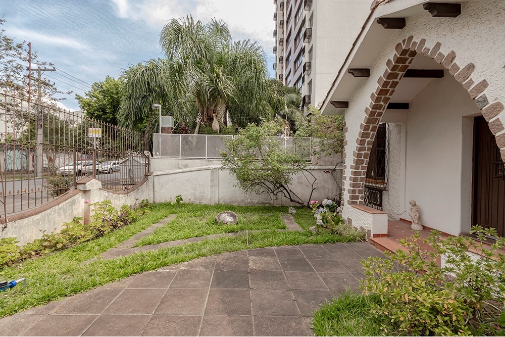 Residencial Multifamiliar de 562m² no bairro Menino Deus, em Porto Alegre | Eu Corretor