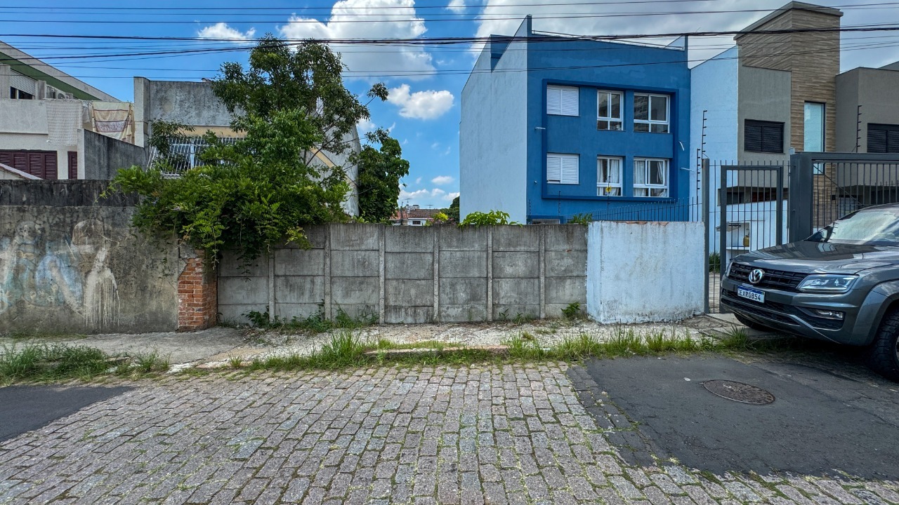 Residencial Multifamiliar de 241m² no bairro São Geraldo, em Porto Alegre | Eu Corretor