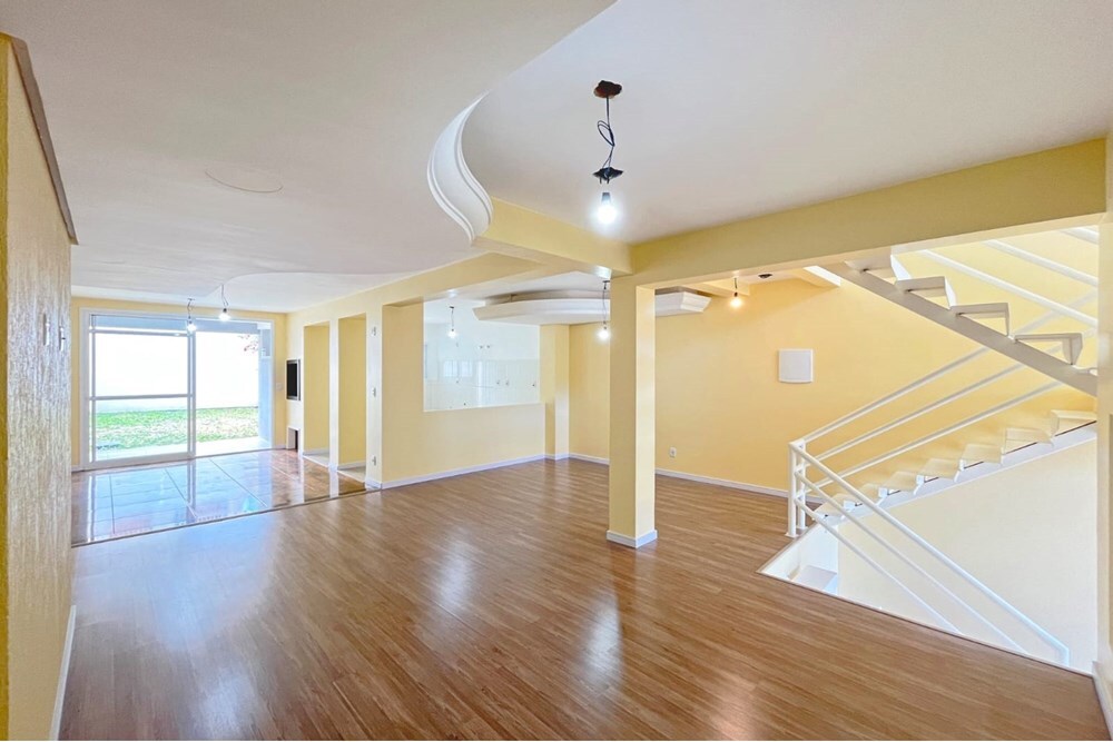 Residencial Multifamiliar de 3 quartos, 230m² no bairro Hípica, em Porto Alegre | Eu Corretor