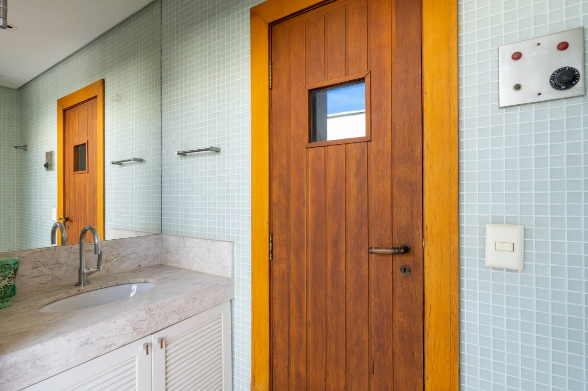 Residencial Multifamiliar de 5 quartos, 881m² no bairro Real Parque, em São Paulo | Eu Corretor