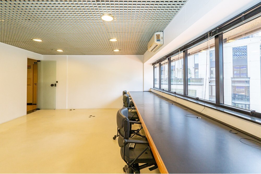 VOF 929 Sala 601131015-69 - REMAX Ares Exclusividades