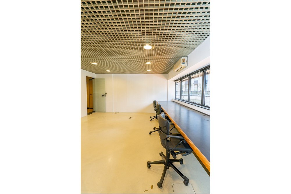 VOF 929 Sala 601131015-69 - REMAX Ares Exclusividades