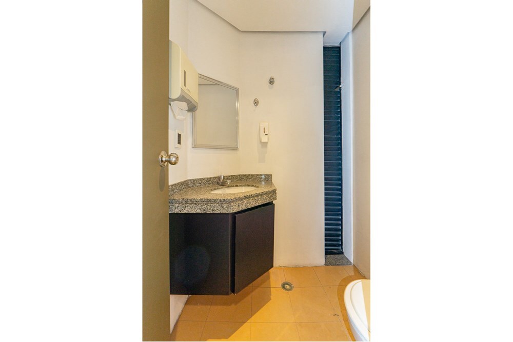 VOF 929 Sala 601131015-69 - REMAX Ares Exclusividades