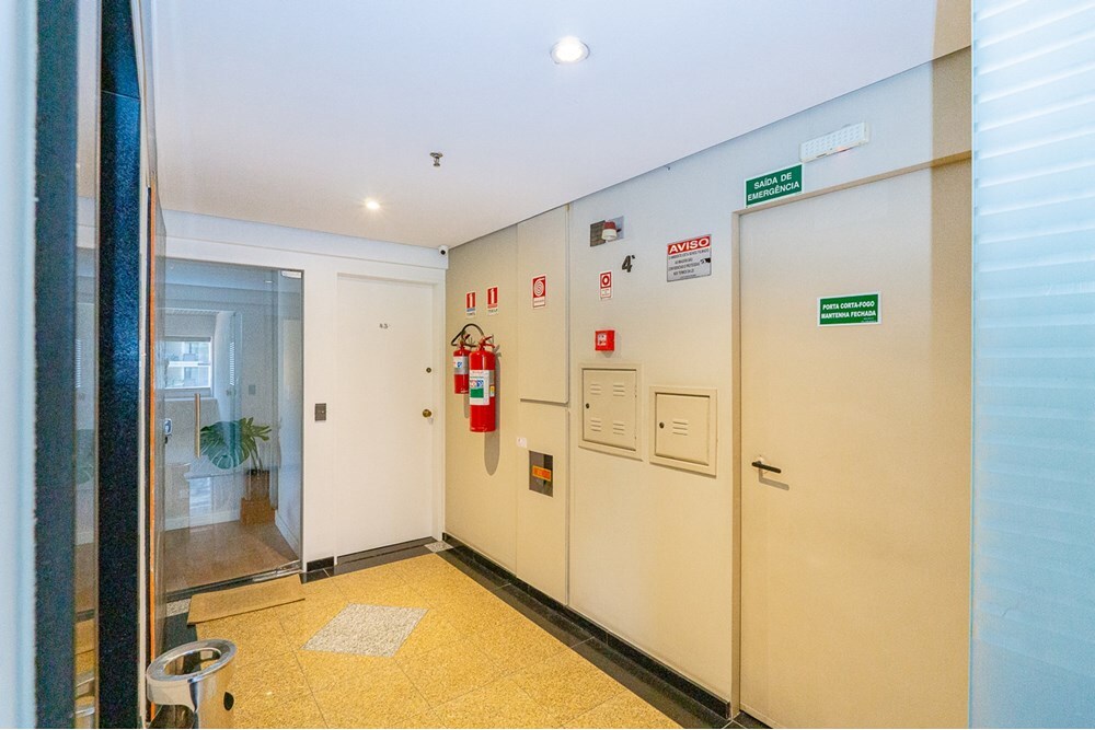 VOF 929 Sala 601131015-69 - REMAX Ares Exclusividades