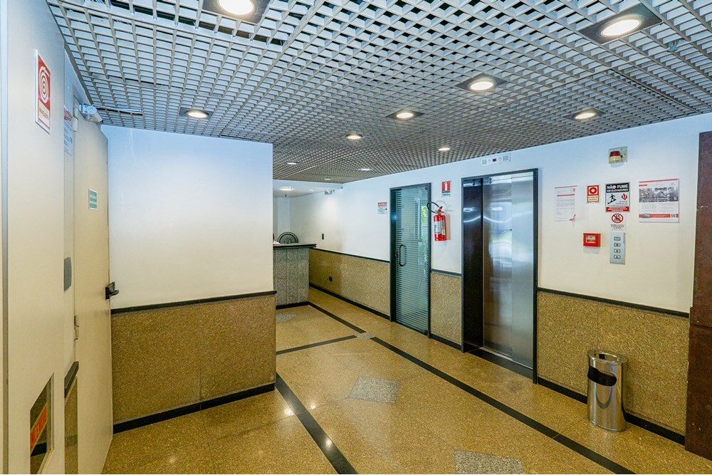 VOF 929 Sala 601131015-69 - REMAX Ares Exclusividades