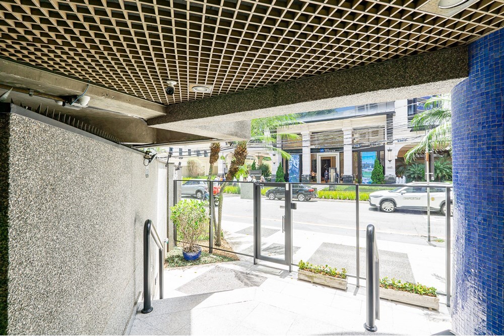 VOF 929 Sala 601131015-69 - REMAX Ares Exclusividades