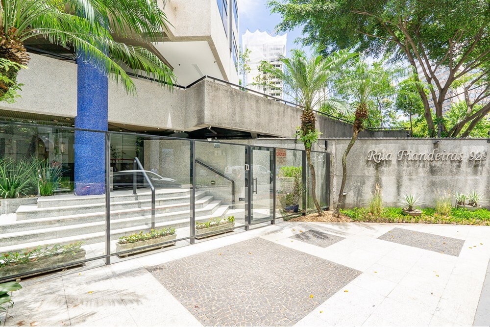 VOF 929 Sala 601131015-69 - REMAX Ares Exclusividades