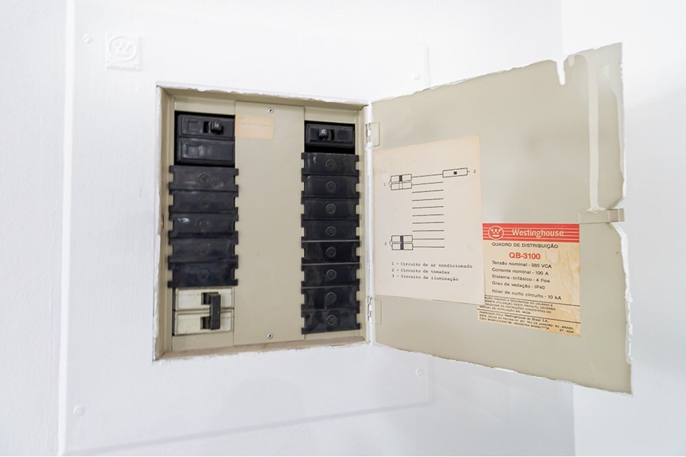 SCA 672 Sala 601081007-90 - REMAX Lepex Exclusividades