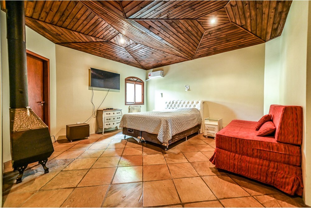 Residencial Multifamiliar de 4 quartos, 329m² no bairro Ipanema, em Porto Alegre | Eu Corretor