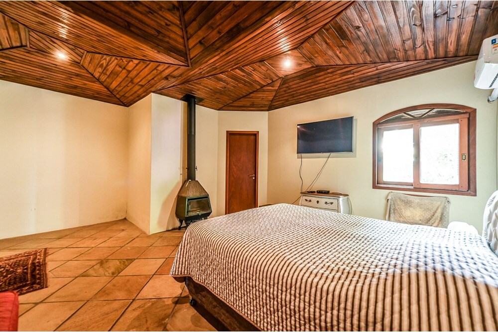 Residencial Multifamiliar de 4 quartos, 329m² no bairro Ipanema, em Porto Alegre | Eu Corretor