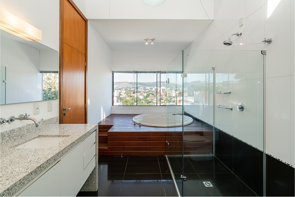 Residencial Multifamiliar de 2 quartos, 318m² no bairro Medianeira, em Porto Alegre | Eu Corretor