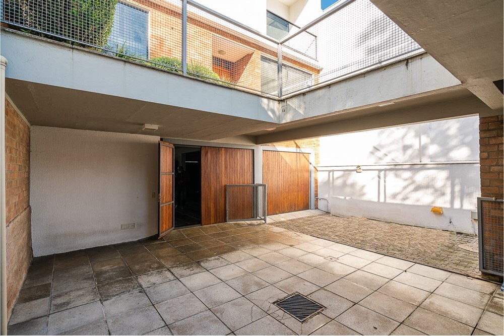 Residencial Multifamiliar de 2 quartos, 318m² no bairro Medianeira, em Porto Alegre | Eu Corretor