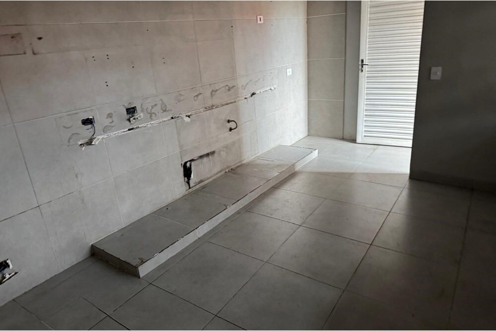 JVDVL 294 Pavilhão 601481005-176 - REMAX Comunità Exclusividades