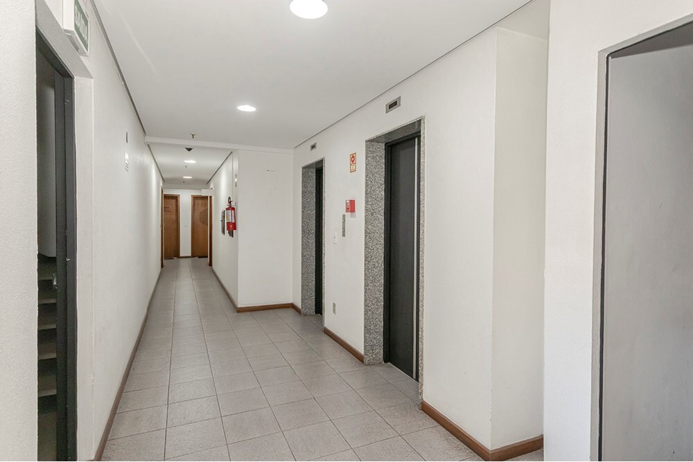 Comercial de 28m² no bairro Menino Deus, em Porto Alegre | Eu Corretor