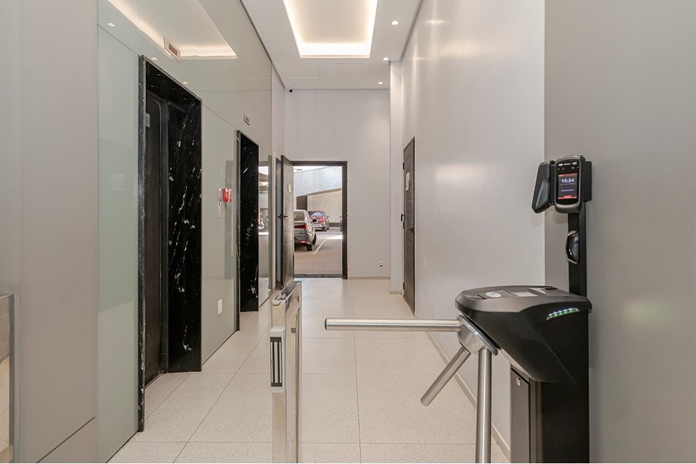 Comercial de 28m² no bairro Menino Deus, em Porto Alegre | Eu Corretor