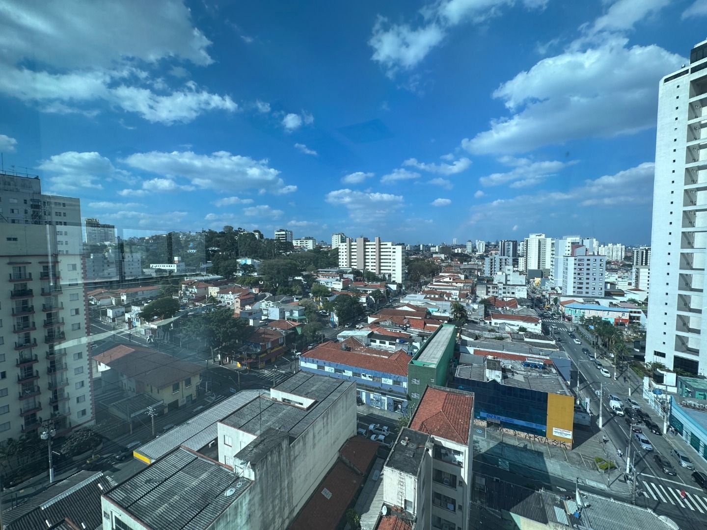 Vari Santana Sala CJ0692 - Oui Imóveis Exclusividades