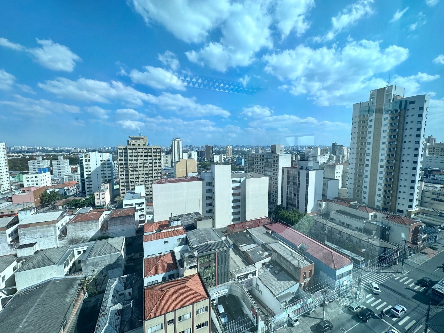 Vari Santana Sala CJ0692 - Oui Imóveis Exclusividades