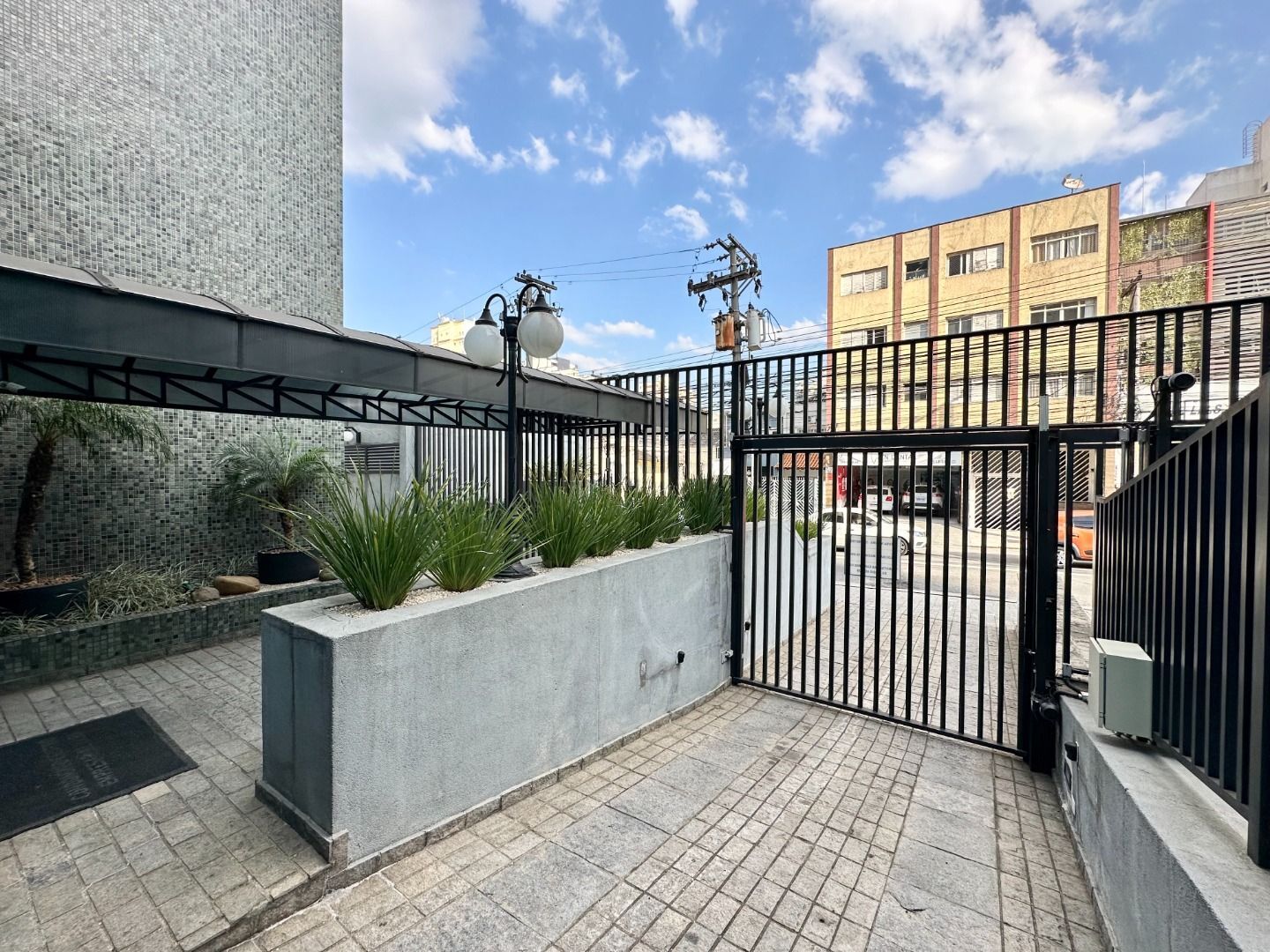 Vari Santana Sala CJ0693 - Oui Imóveis Exclusividades