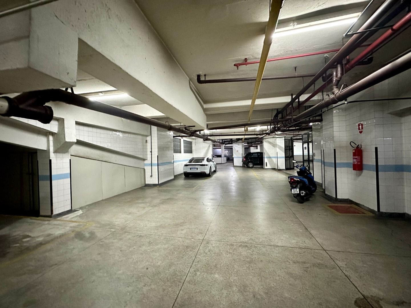 Vari Santana Sala CJ0694 - Oui Imóveis Exclusividades