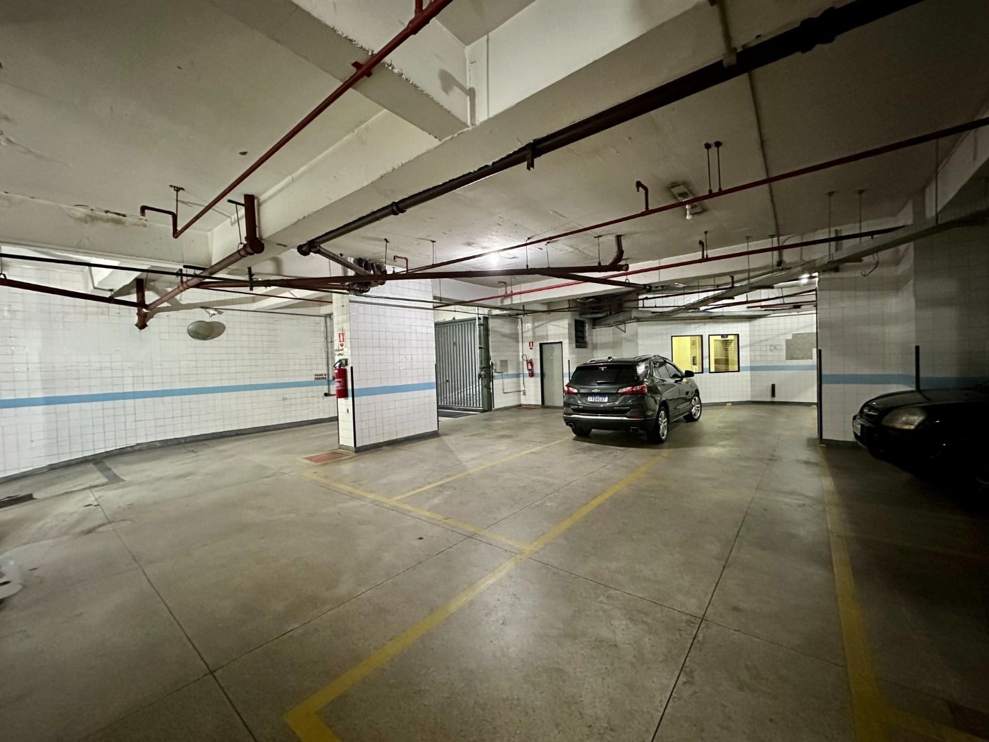 Vari Santana Sala CJ0694 - Oui Imóveis Exclusividades