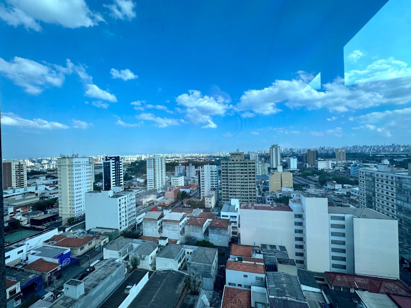 Vari Santana Sala CJ0694 - Oui Imóveis Exclusividades