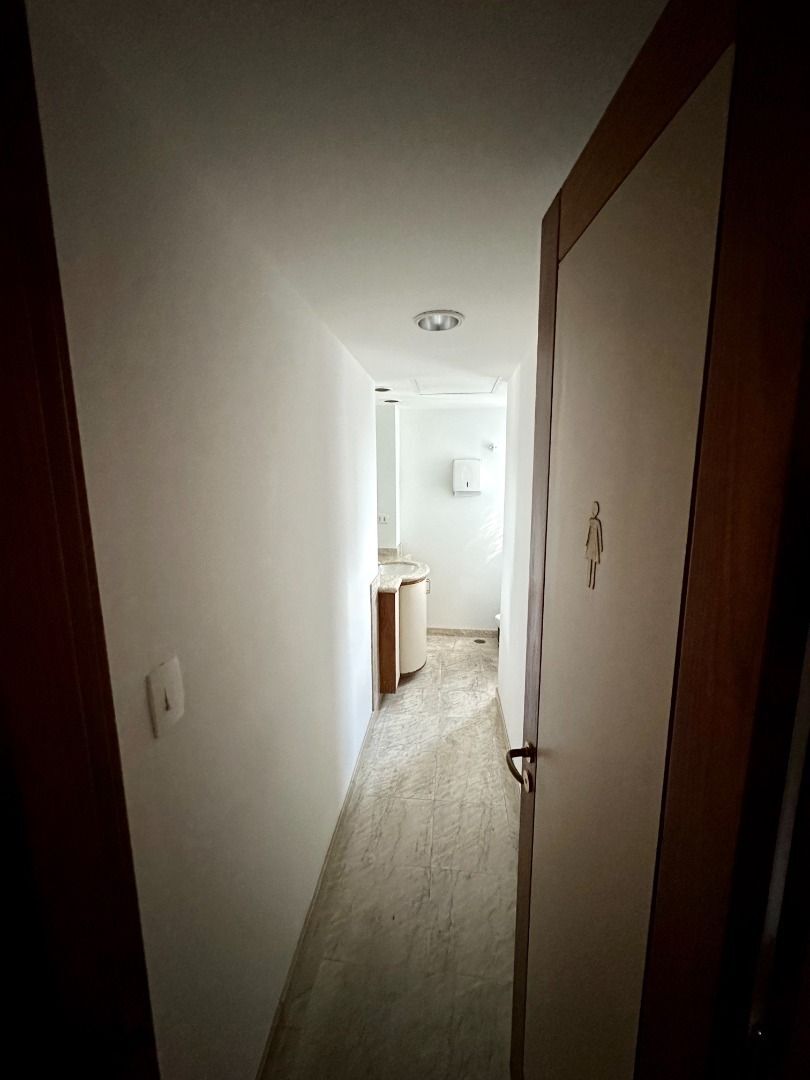 Vari Santana Sala CJ0694 - Oui Imóveis Exclusividades