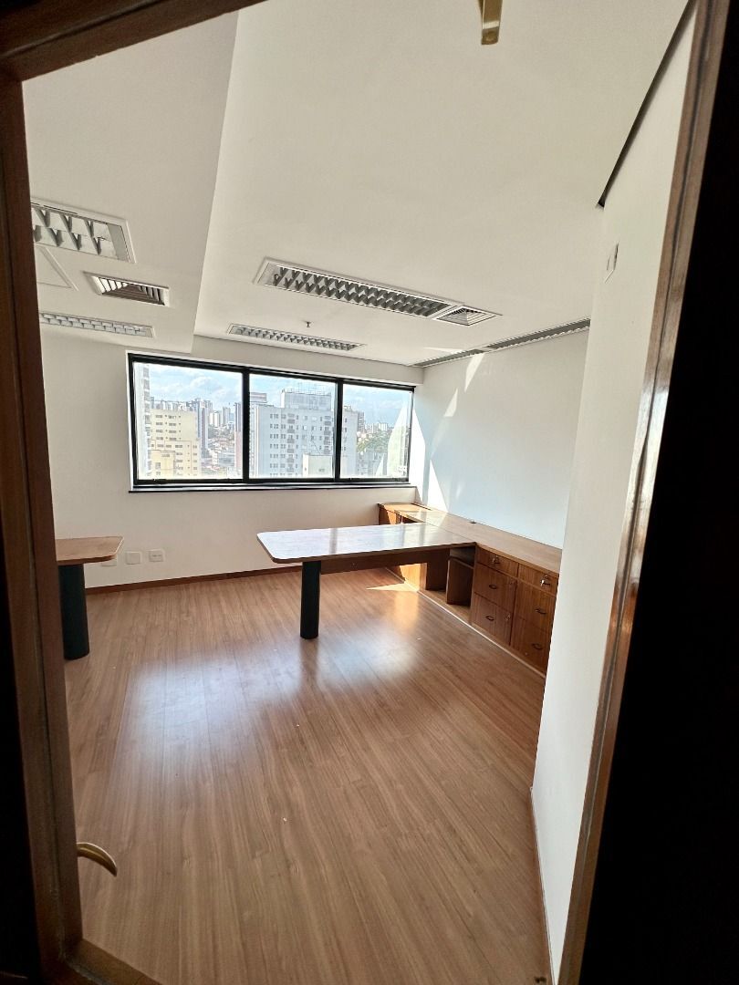 Vari Santana Sala CJ0694 - Oui Imóveis Exclusividades