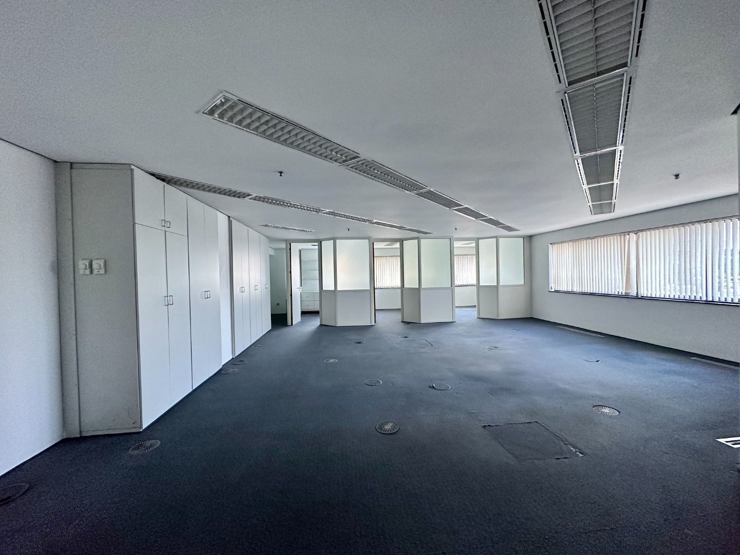 Vari Santana Sala CJ0690 - Oui Imóveis Exclusividades