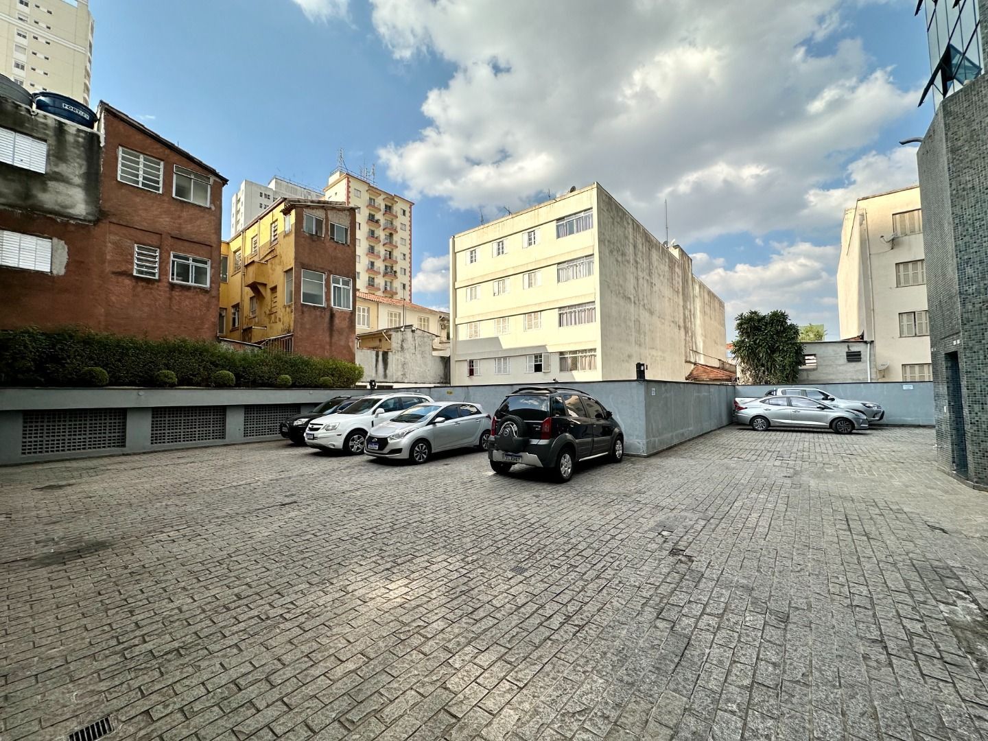 Vari Santana Sala CJ0690 - Oui Imóveis Exclusividades