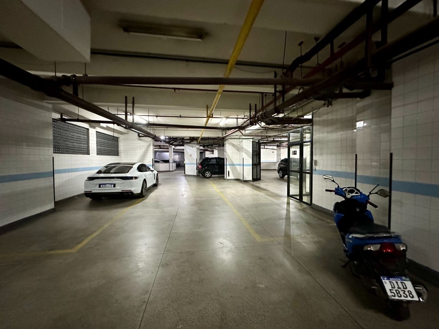 Vari Santana Sala CJ0690 - Oui Imóveis Exclusividades