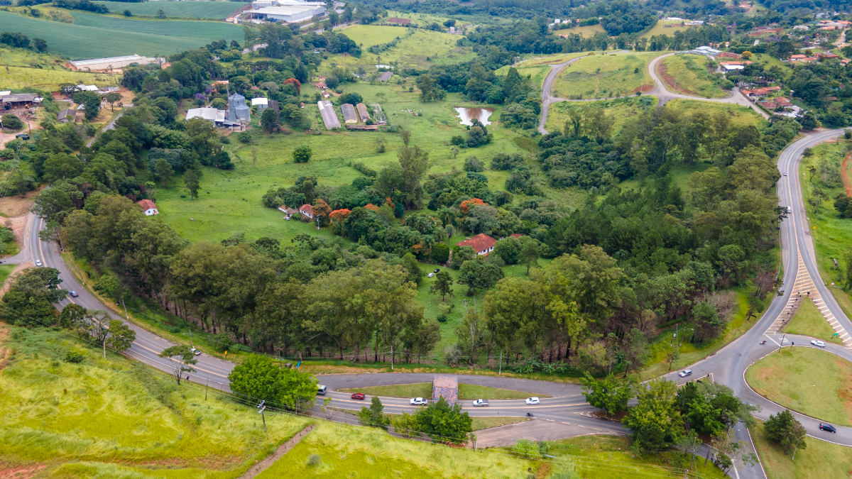 Residencial Multifamiliar de 93000m² no bairro Centro, em Pinhalzinho | Eu Corretor