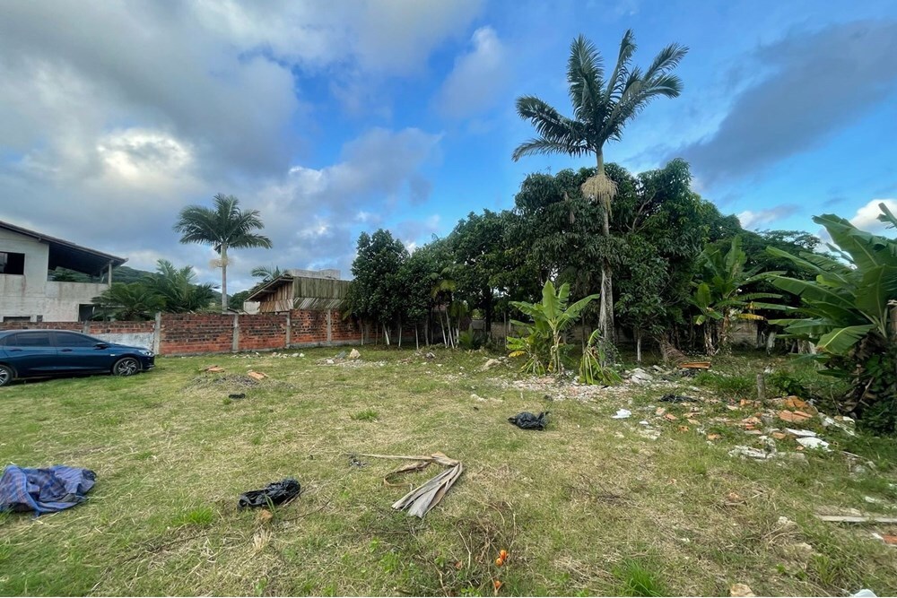 Residencial Multifamiliar de 1526m² no bairro Praia de Armação do Itapocorói, em Penha | Eu Corretor