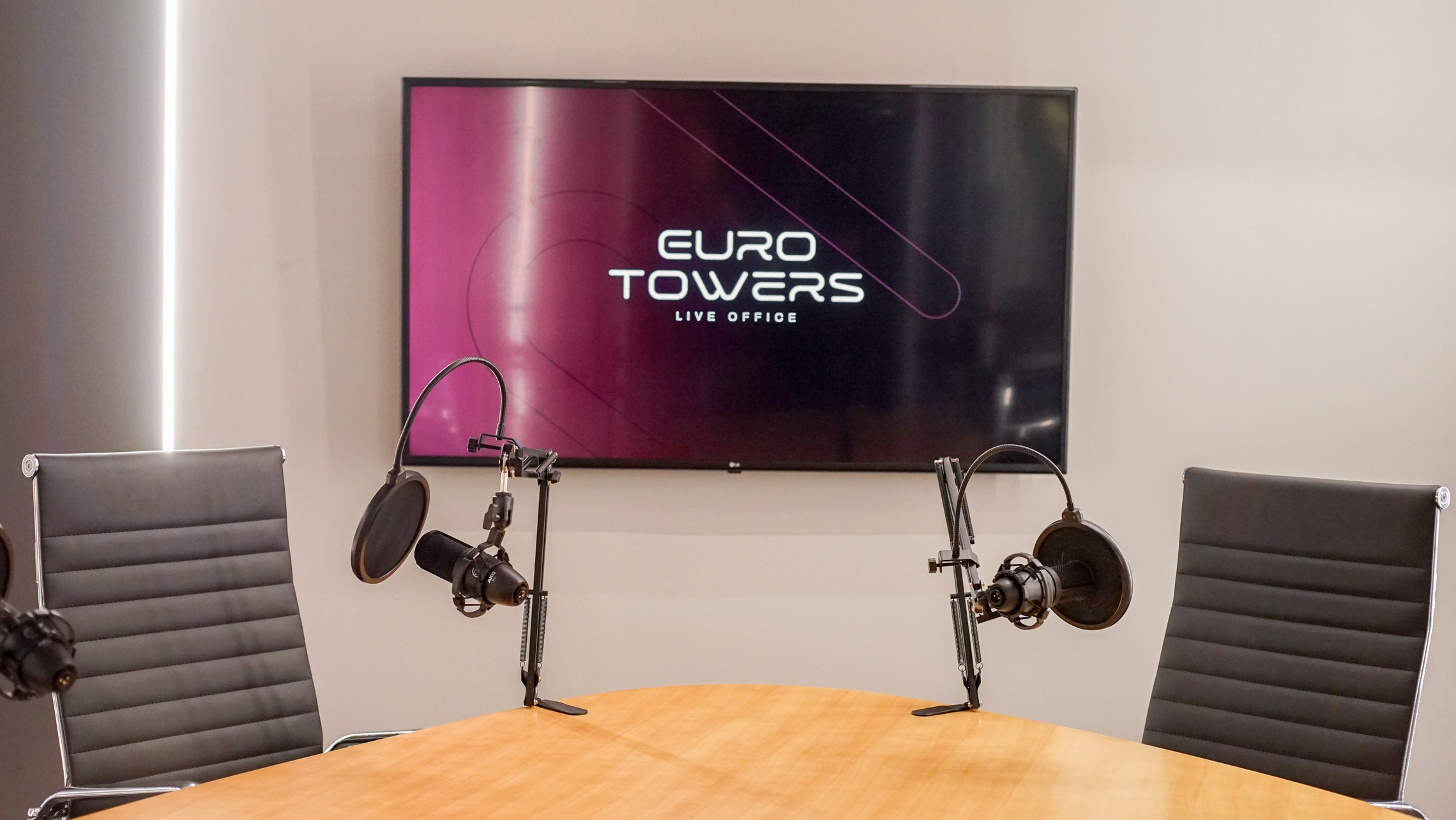 Euro Towers - Office Euro Towers - Office