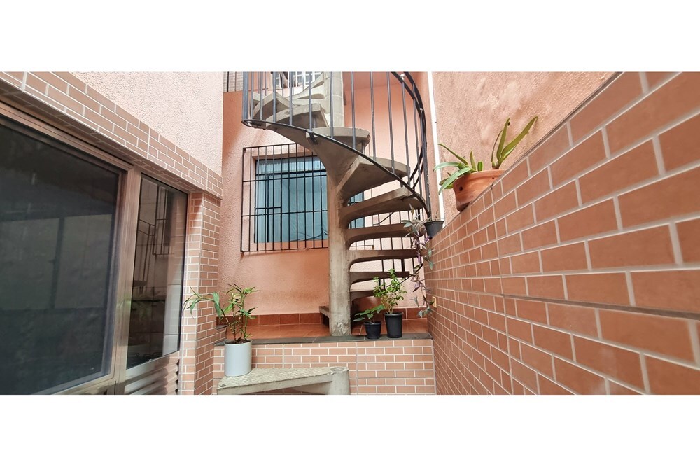 JSLADC 33 Casa 601081013-30 - REMAX Lepex Exclusividades