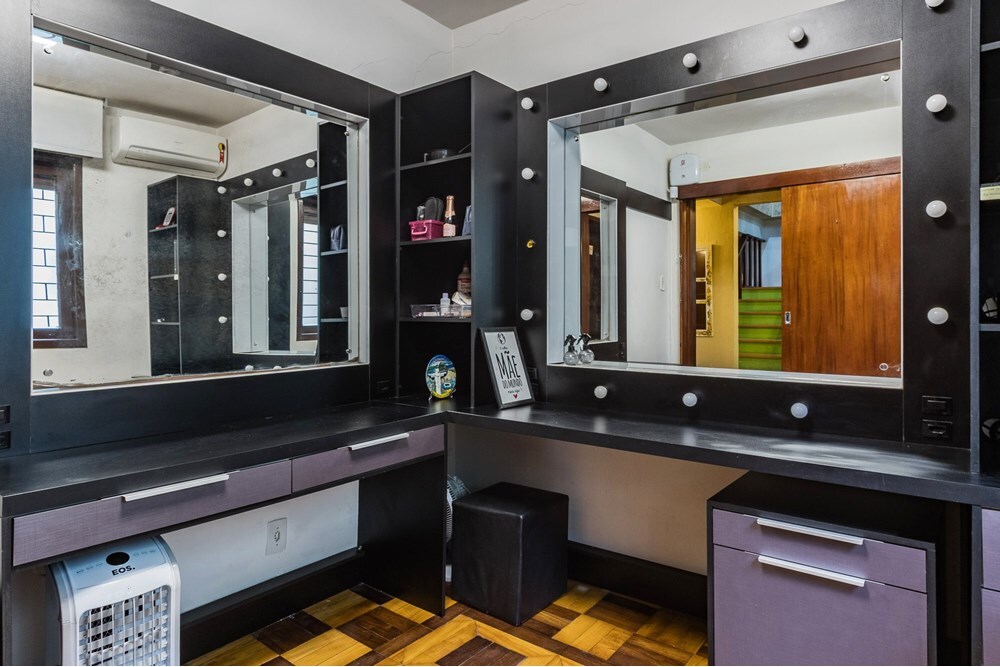 Residencial Multifamiliar de 3 quartos, 329m² no bairro Vila Ipiranga, em Porto Alegre | Eu Corretor