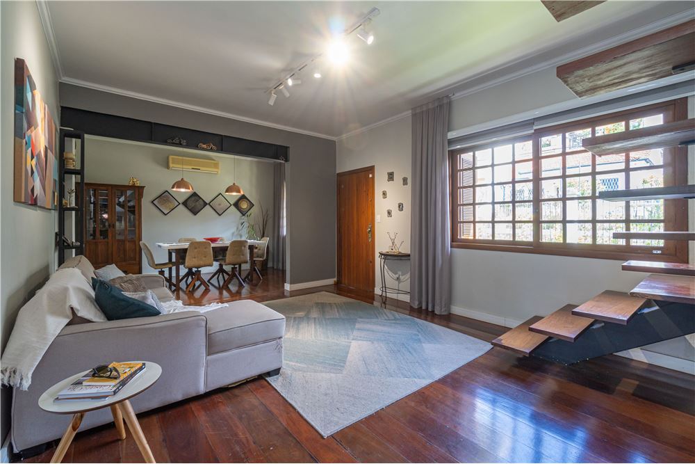 Residencial Multifamiliar de 4 quartos, 300m² no bairro Jardim Lindóia, em Porto Alegre | Eu Corretor