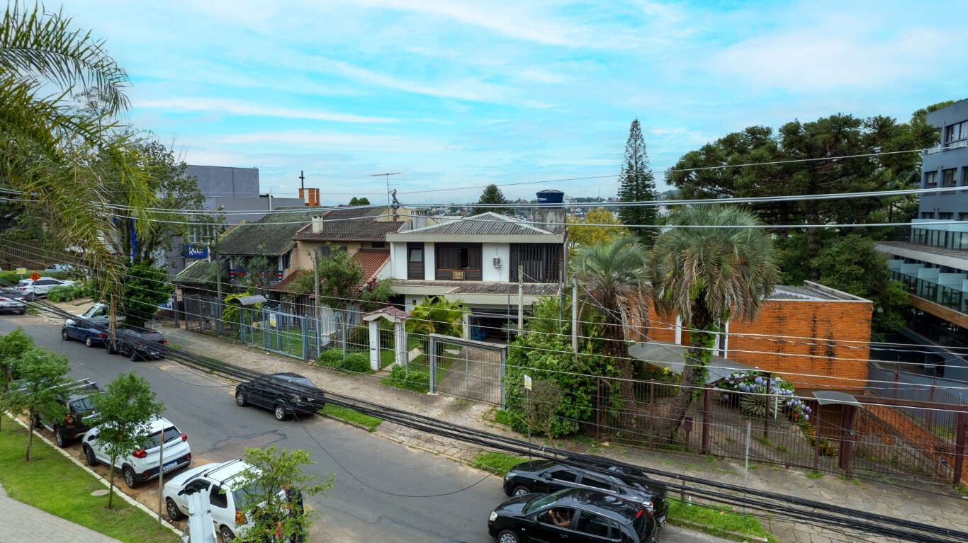 Residencial Multifamiliar de 3 quartos, 374m² no bairro Três Figueiras, em Porto Alegre | Eu Corretor