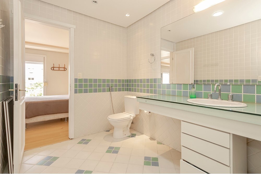 Residencial Multifamiliar de 3 quartos, 349m² no bairro Chácara das Pedras, em Porto Alegre | Eu Corretor