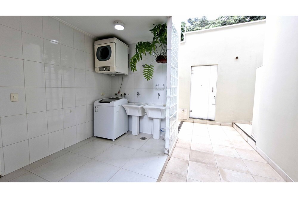 CHG 17 601361045-12 - REMAX Trio Exclusividades