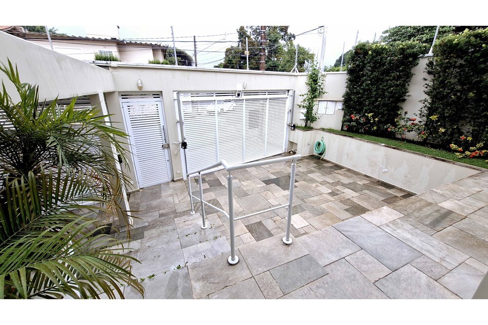 CHG 17 601361045-12 - REMAX Trio Exclusividades